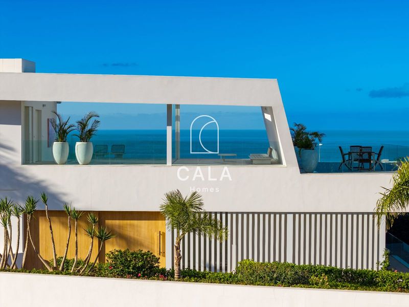 Вилла на продажу La Caleta, Santa Cruz Tenerife. Ref: 1110. Cala Homes