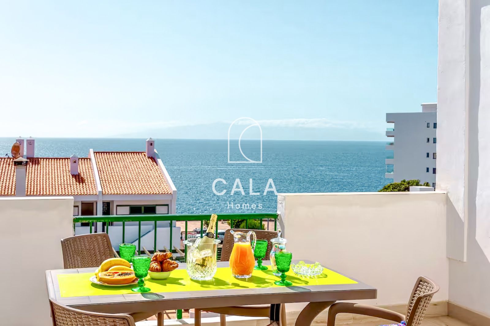 Charming Penthouse with Sea View in Callao Salvaje.