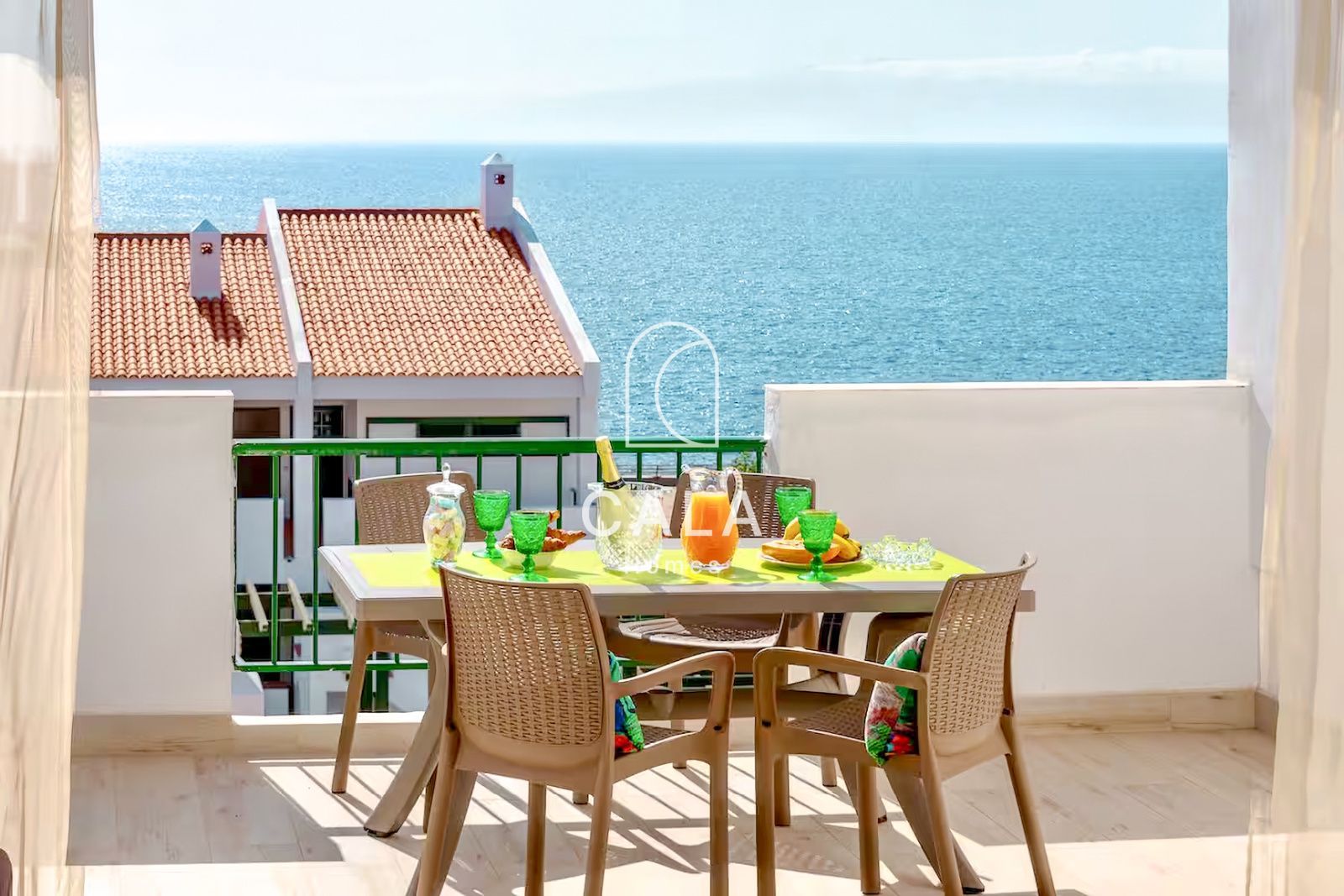 Charming Penthouse with Sea View in Callao Salvaje.