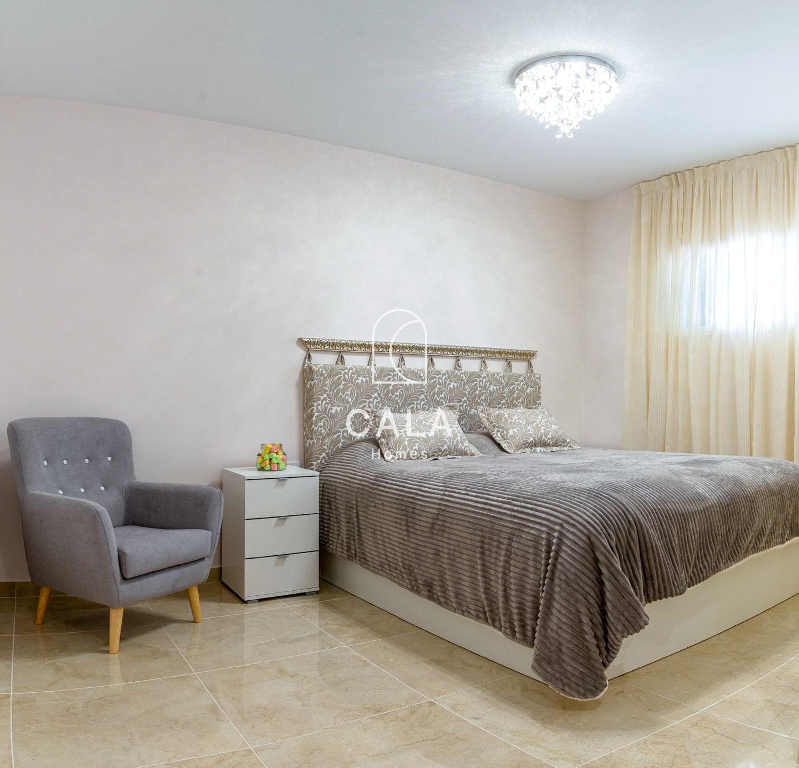 Exclusive 3 Bedroom Penthouse in Callao Salvaje