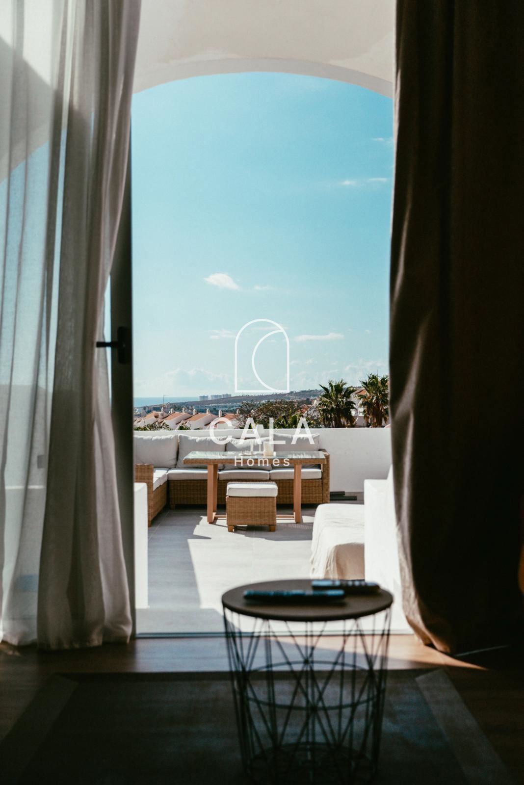 Apartment with a spacious terrace and panoramic views in San Eugenio Alto.