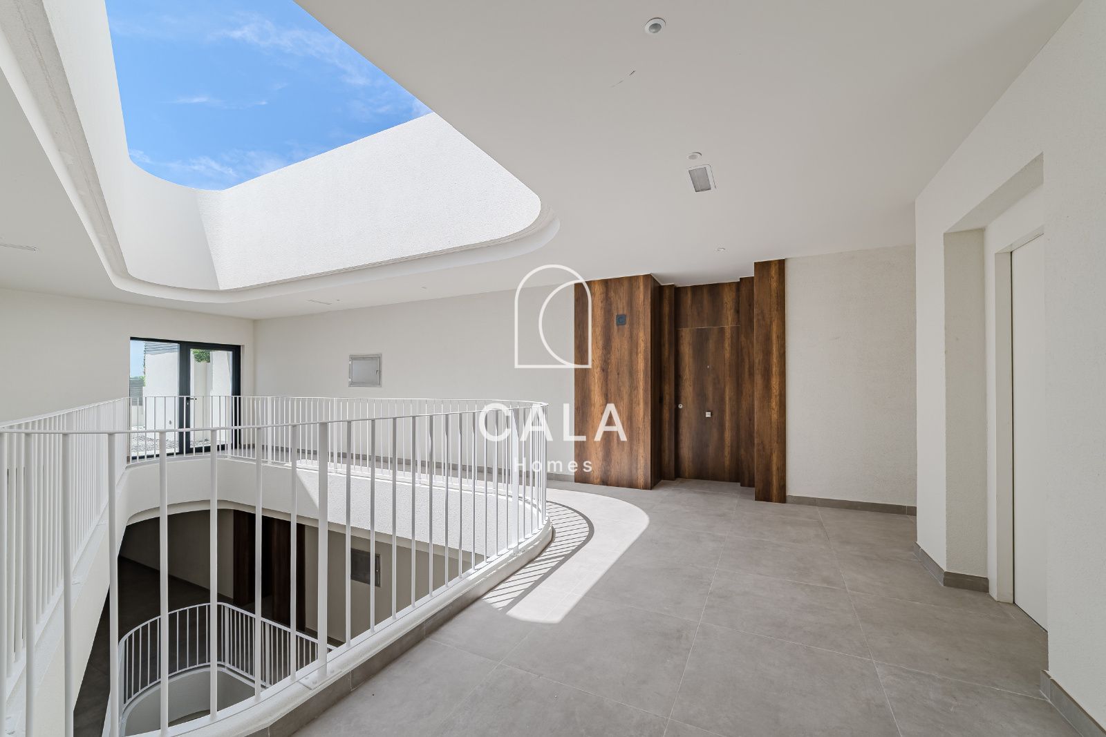 Exclusive penthouse with a large terrace and ocean view in Atlantic Homes, Costa Adeje.