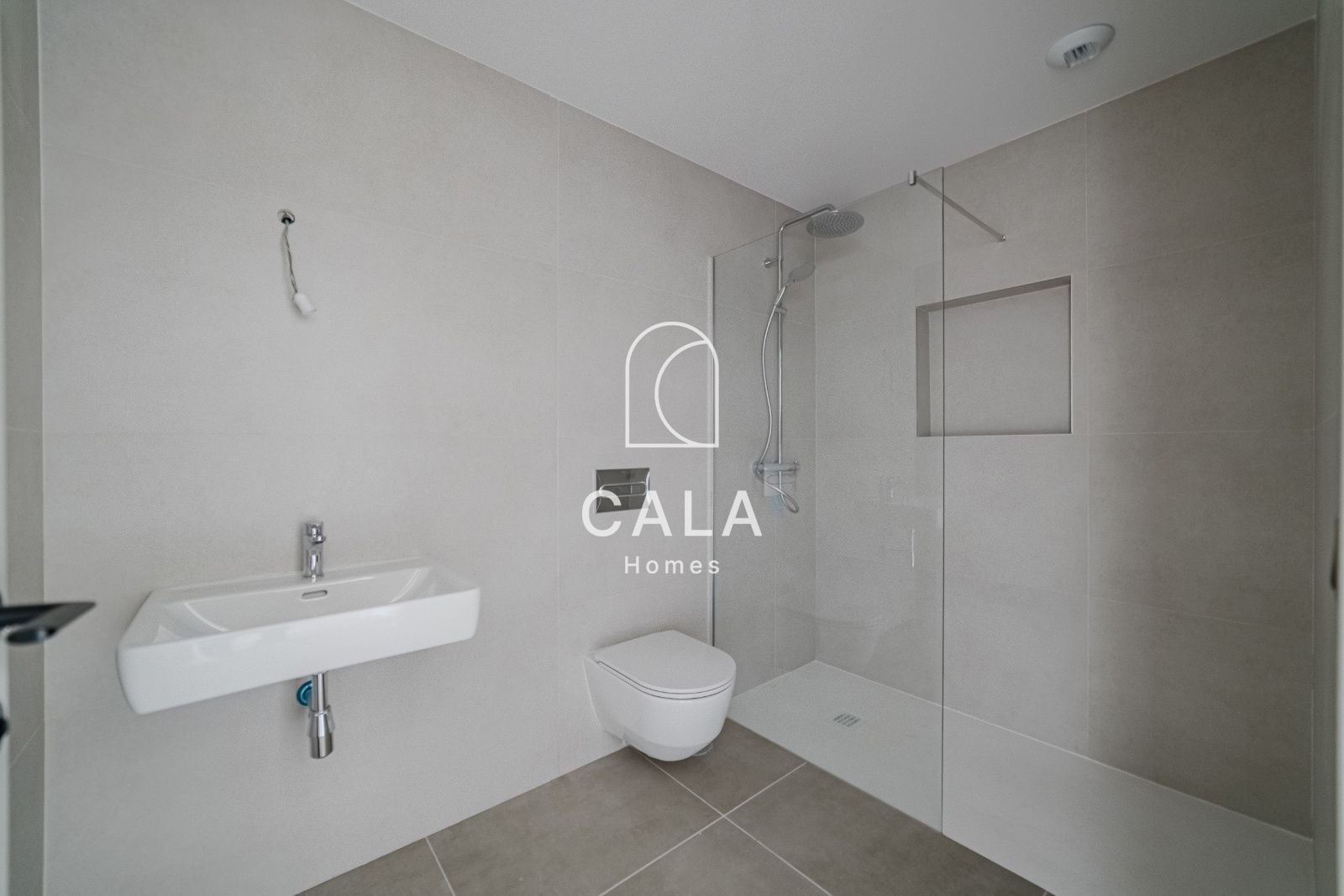 Exclusive penthouse with a large terrace and ocean view in Atlantic Homes, Costa Adeje.