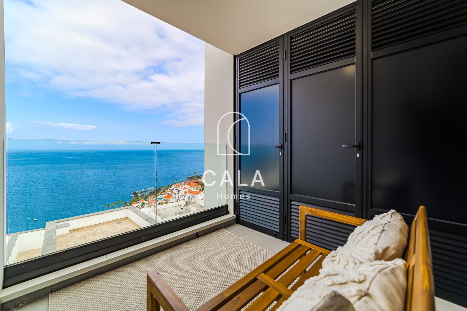 Modern Apartment with Sea Views
