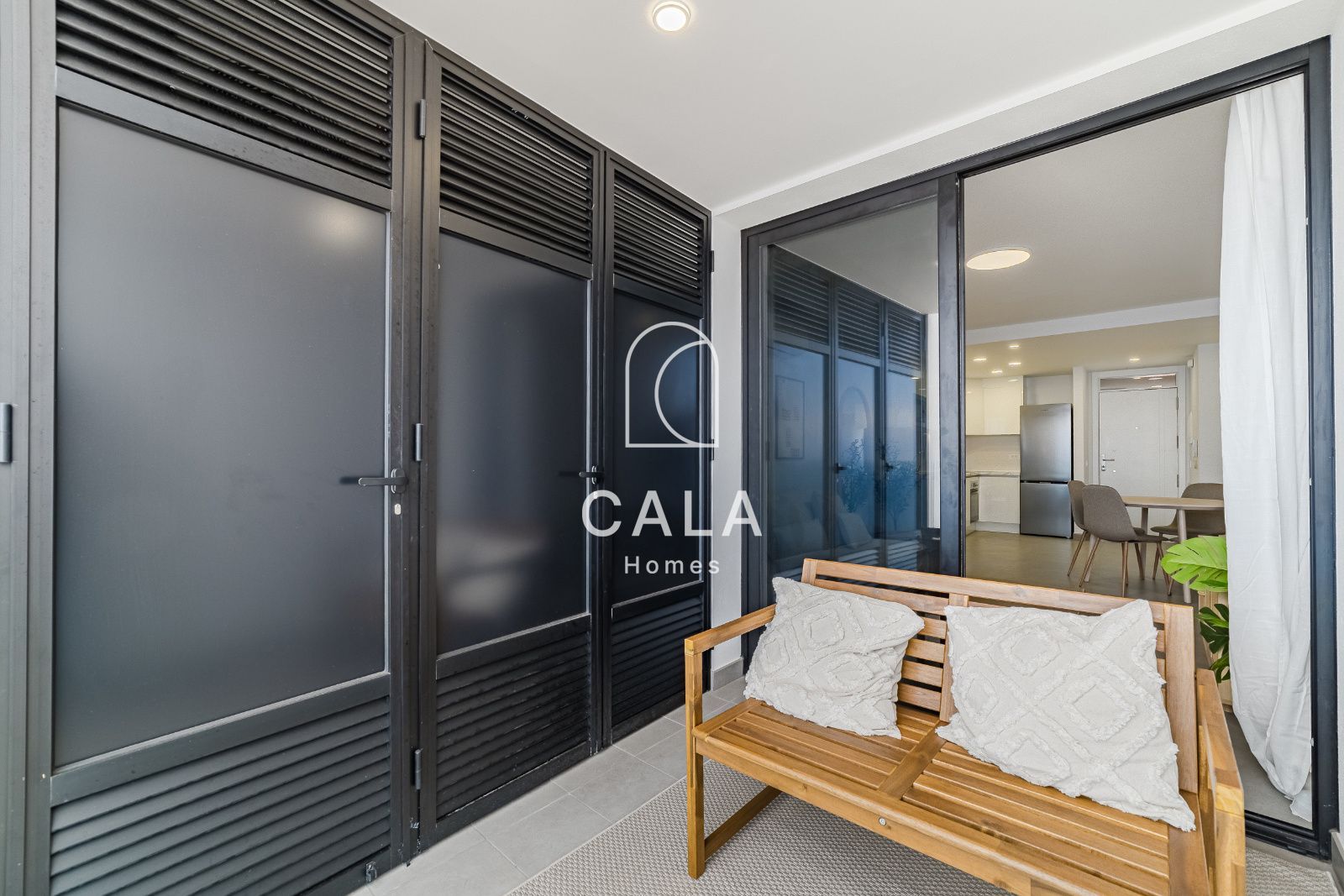 Modern Apartment with Sea Views