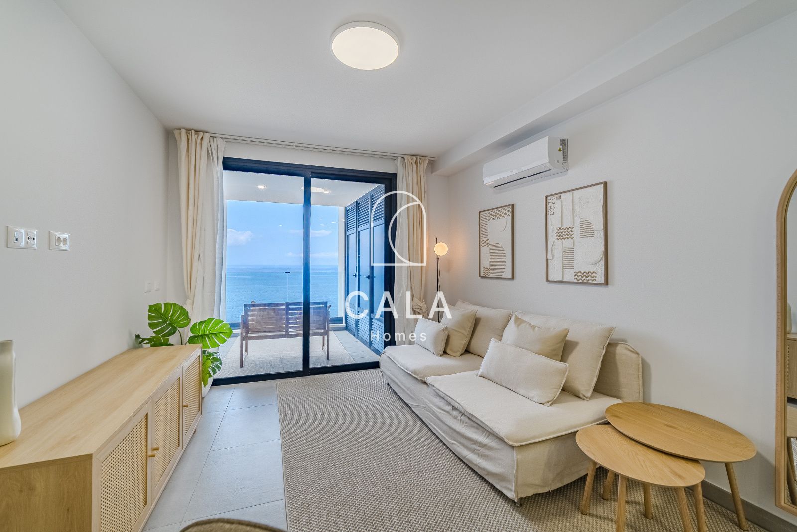 Modern Apartment with Sea Views