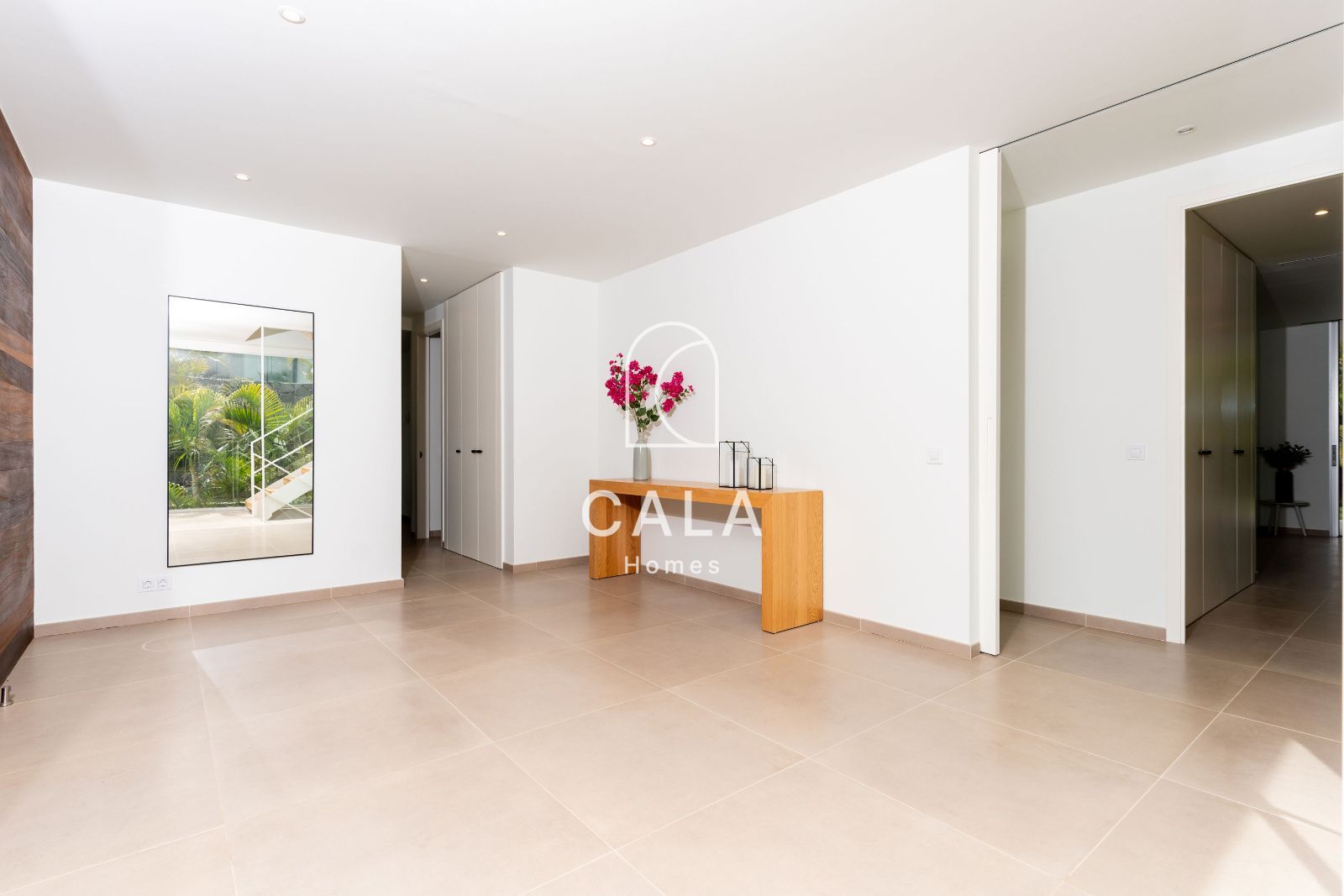Villa de Lujo en el Campo de Golf de Abama -  Diseño Exclusivo y Vistas al Mar