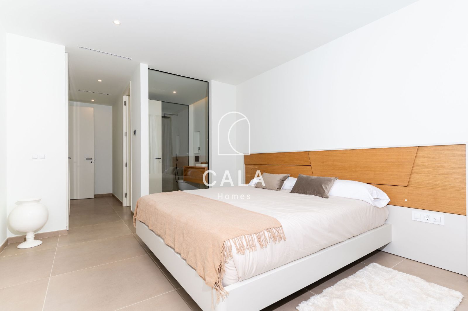Villa de Lujo en el Campo de Golf de Abama -  Diseño Exclusivo y Vistas al Mar