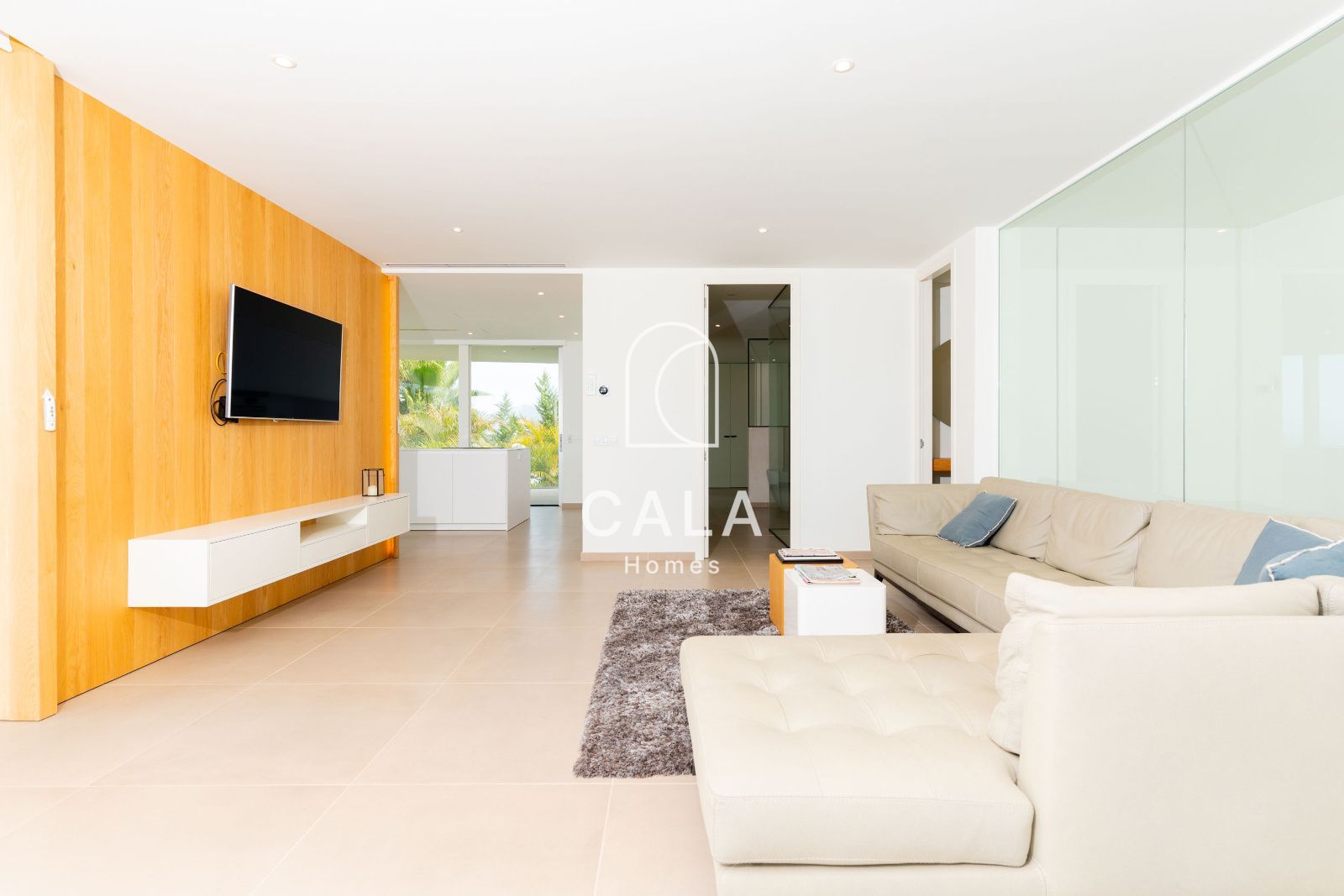Villa de Lujo en el Campo de Golf de Abama -  Diseño Exclusivo y Vistas al Mar
