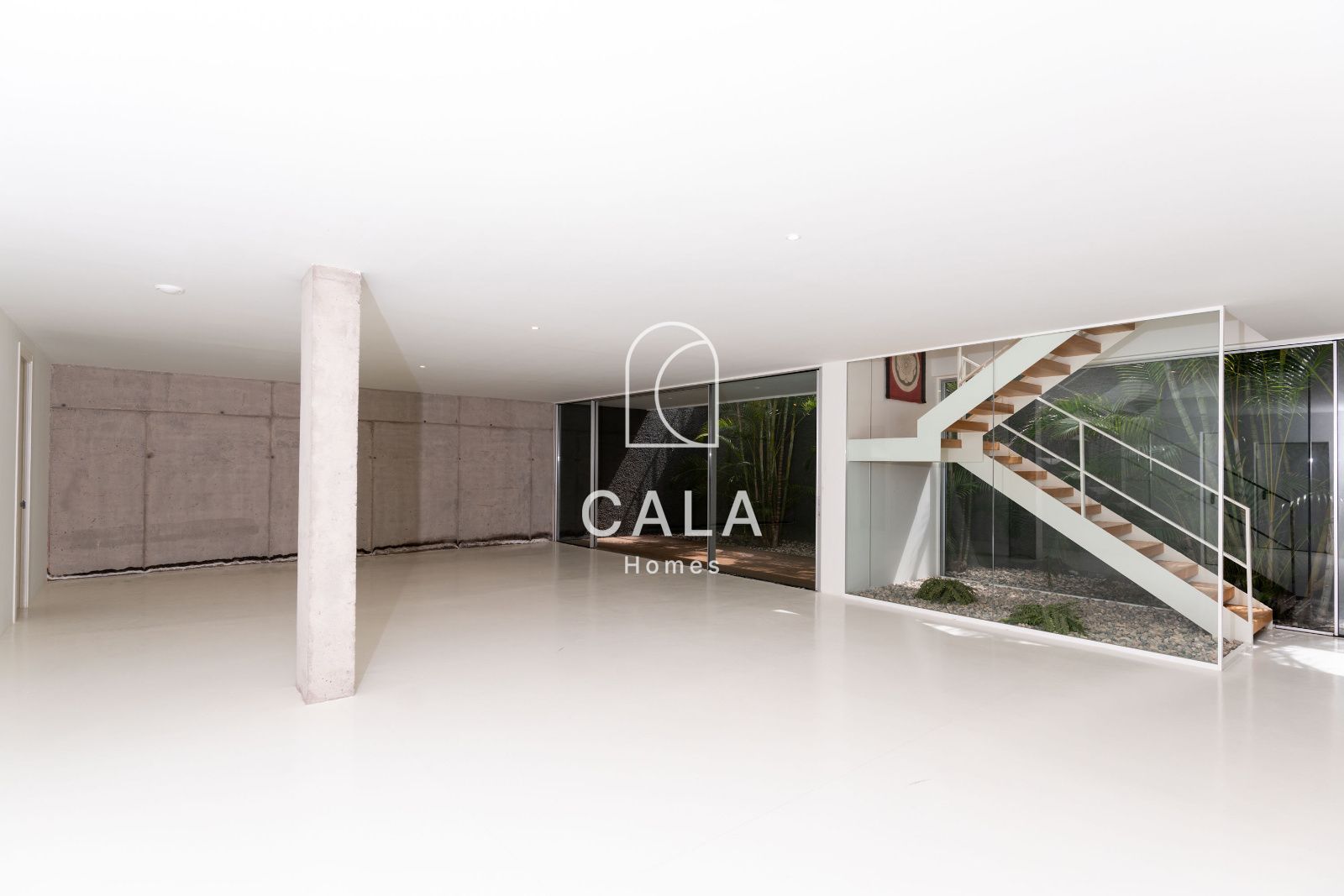 Villa de Lujo en el Campo de Golf de Abama -  Diseño Exclusivo y Vistas al Mar