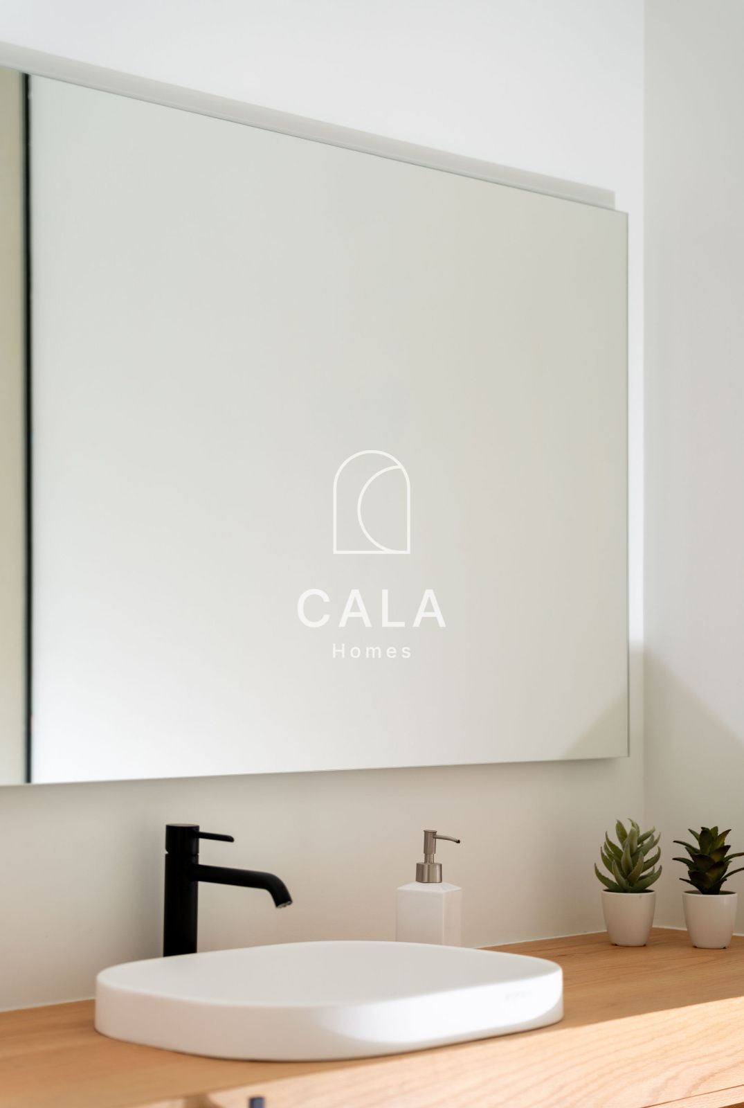 Villa de Lujo en el Campo de Golf de Abama -  Diseño Exclusivo y Vistas al Mar