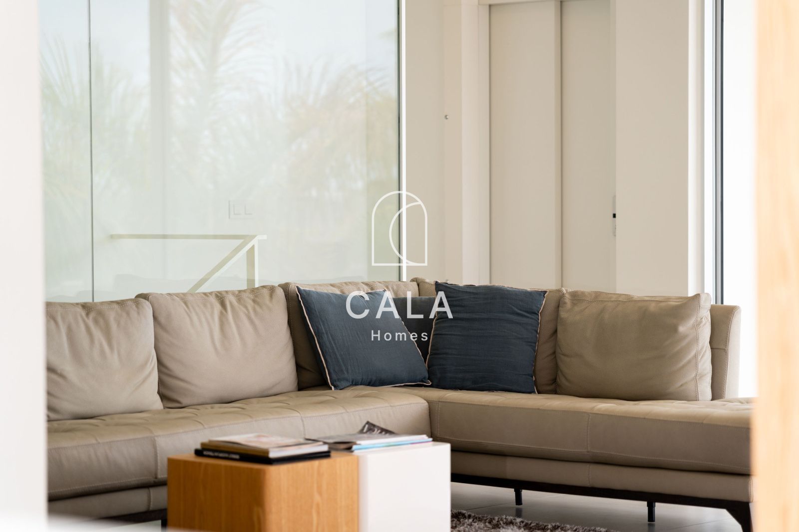 Villa de Lujo en el Campo de Golf de Abama -  Diseño Exclusivo y Vistas al Mar