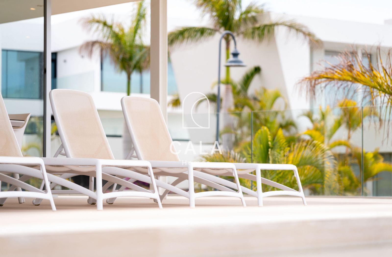 Villa de Lujo en el Campo de Golf de Abama -  Diseño Exclusivo y Vistas al Mar