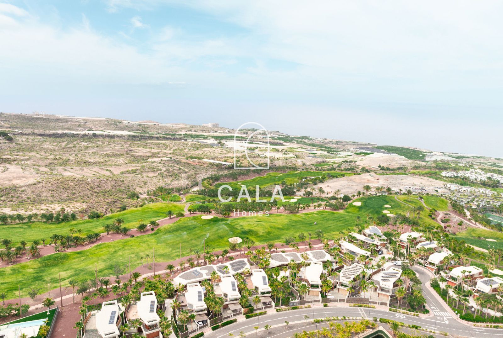 Villa de Lujo en el Campo de Golf de Abama -  Diseño Exclusivo y Vistas al Mar