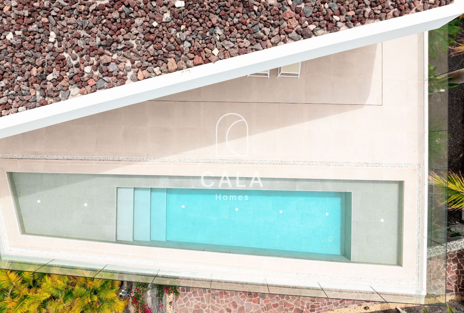 Villa de Lujo en el Campo de Golf de Abama -  Diseño Exclusivo y Vistas al Mar