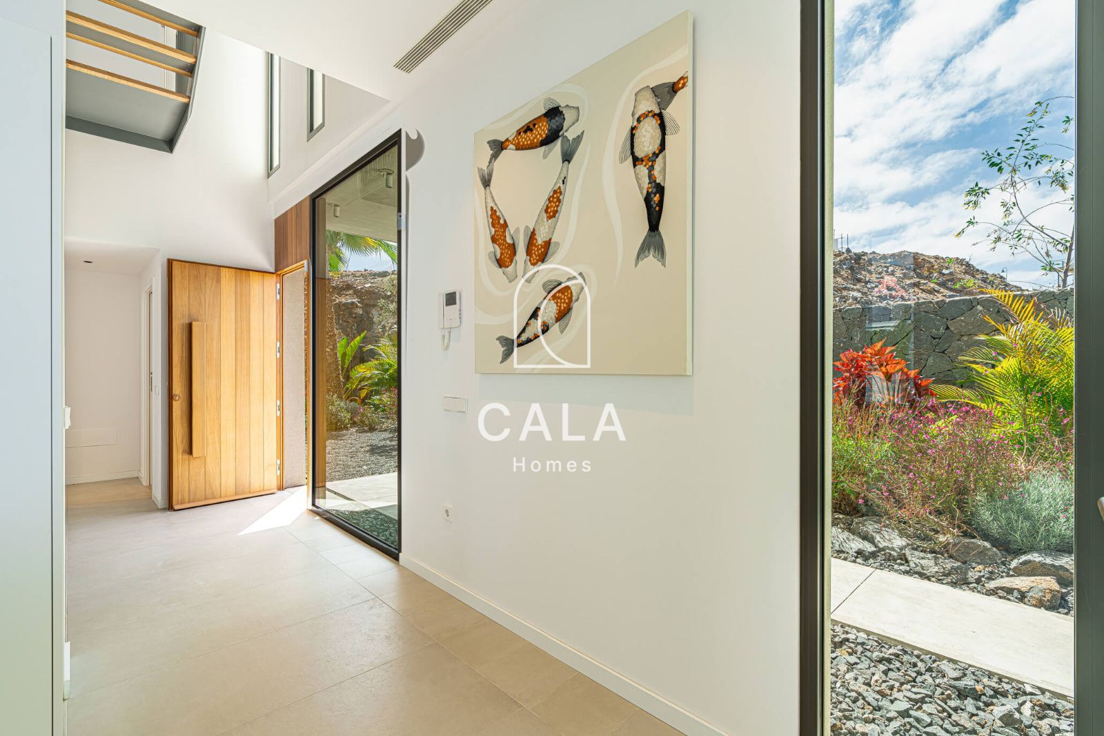 Exclusiva Villa Moderna en Venta en Abama Golf Resort con vistas panorámicas al océano Atlántico.