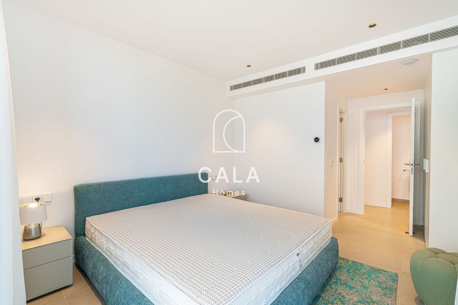 Exclusiva Villa Moderna en Venta en Abama Golf Resort con vistas panorámicas al océano Atlántico.