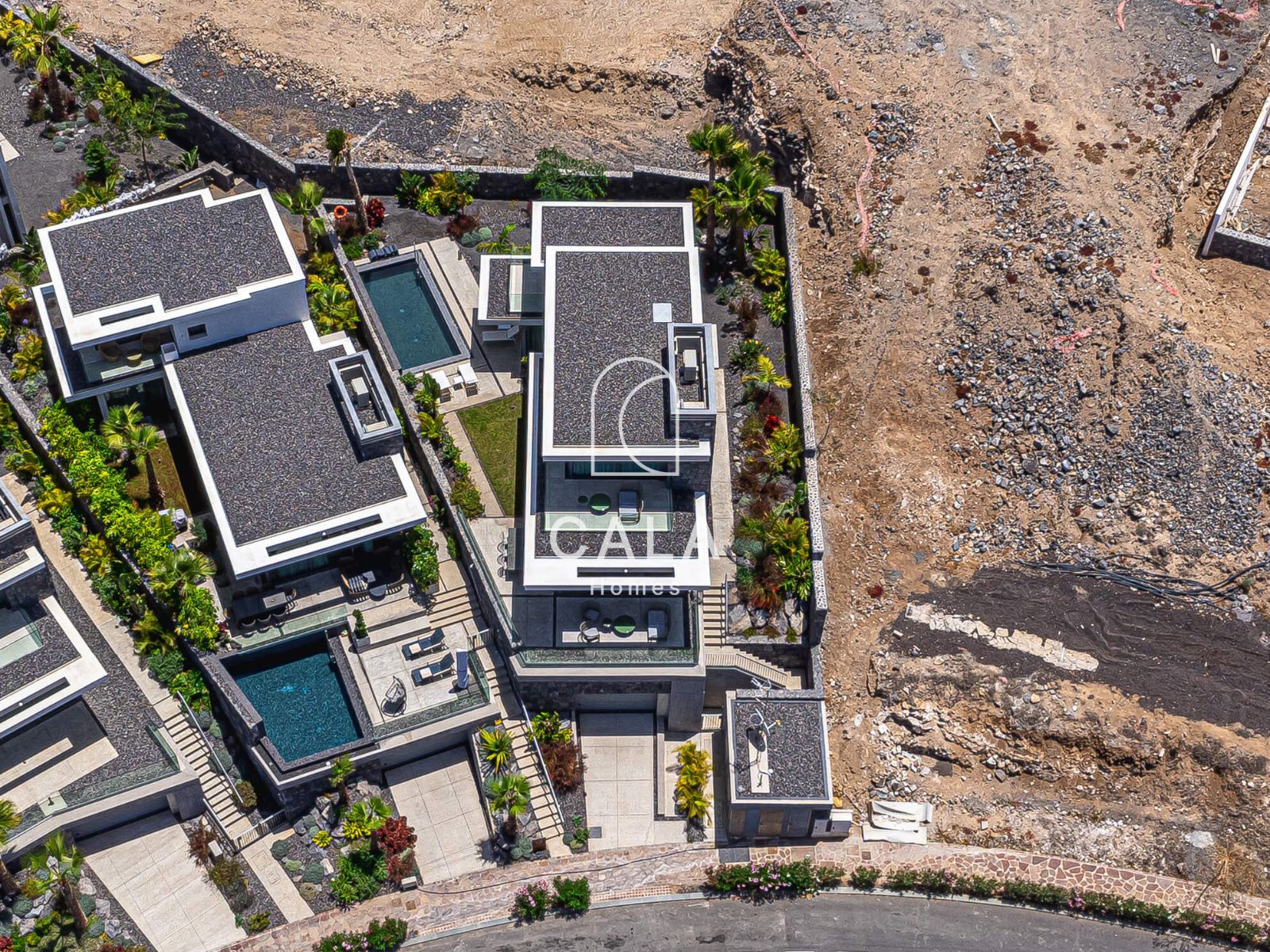 Exclusiva Villa Moderna en Venta en Abama Golf Resort con vistas panorámicas al océano Atlántico.