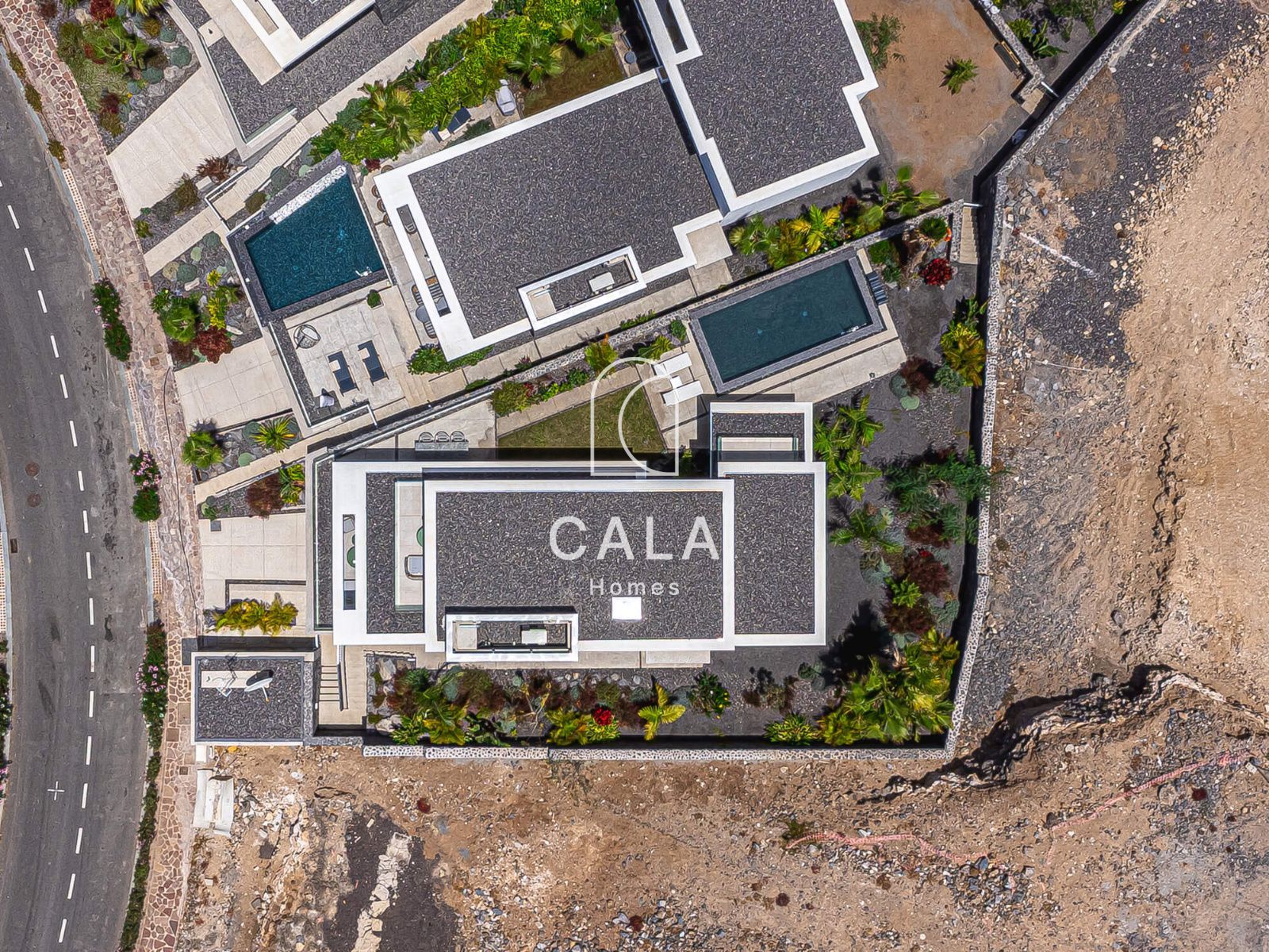 Exclusiva Villa Moderna en Venta en Abama Golf Resort con vistas panorámicas al océano Atlántico.