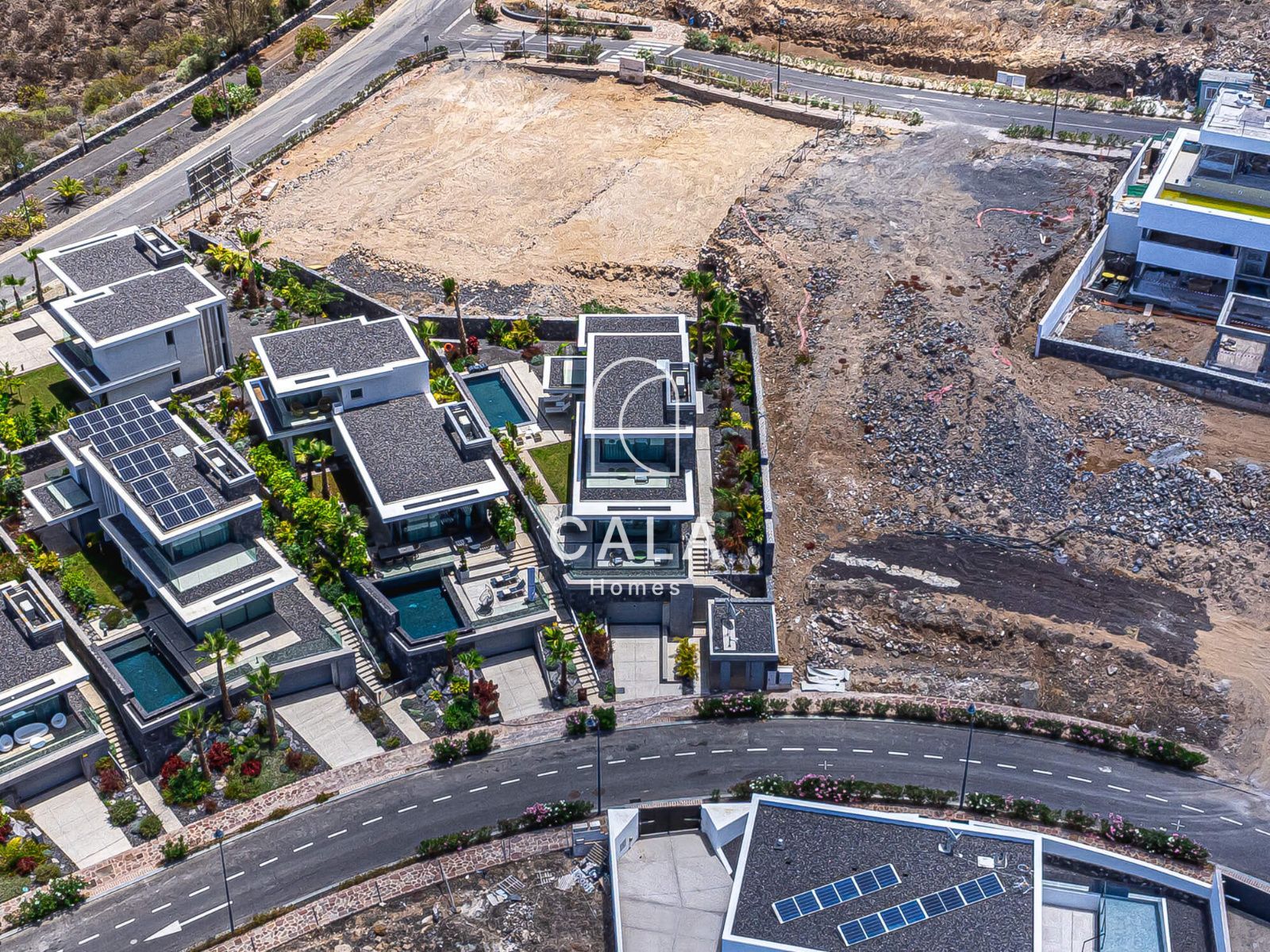 Exclusiva Villa Moderna en Venta en Abama Golf Resort con vistas panorámicas al océano Atlántico.