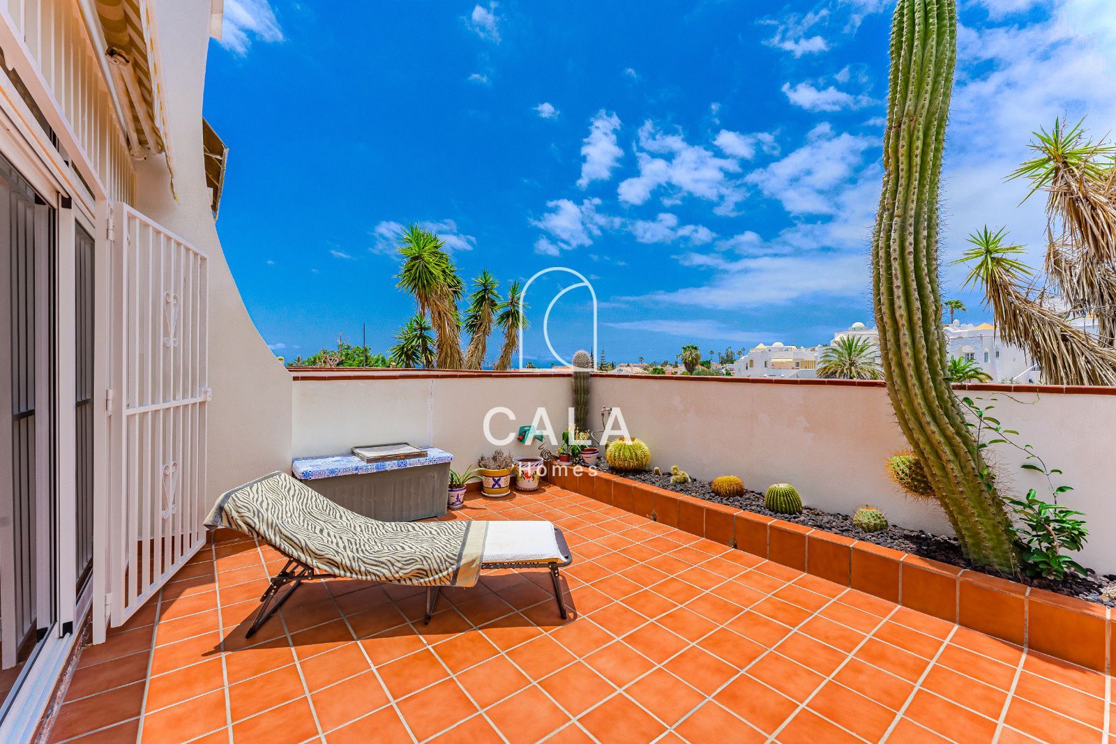 Bright Corner Duplex with Sea View in Callao Salvaje