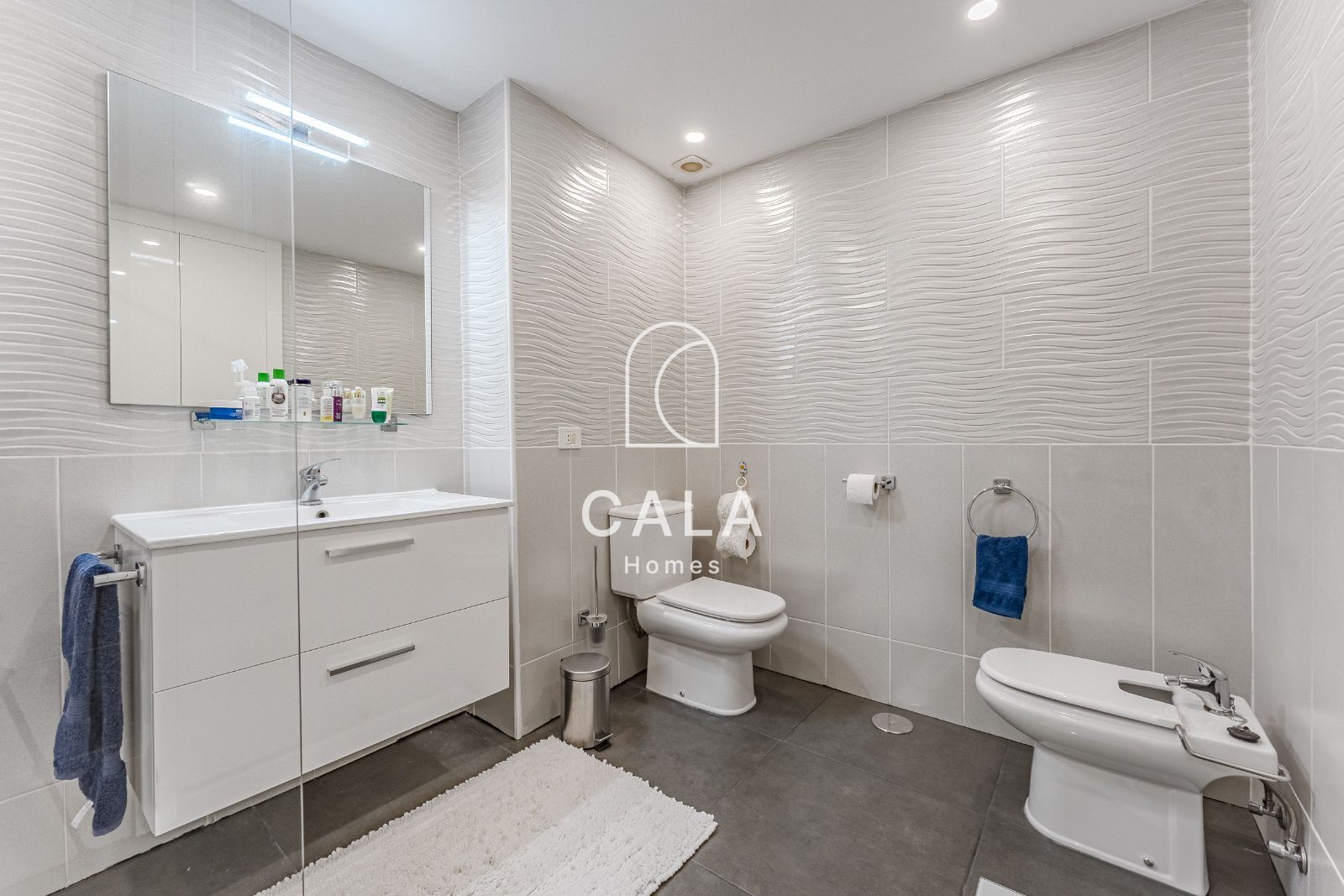 Bright Corner Duplex with Sea View in Callao Salvaje