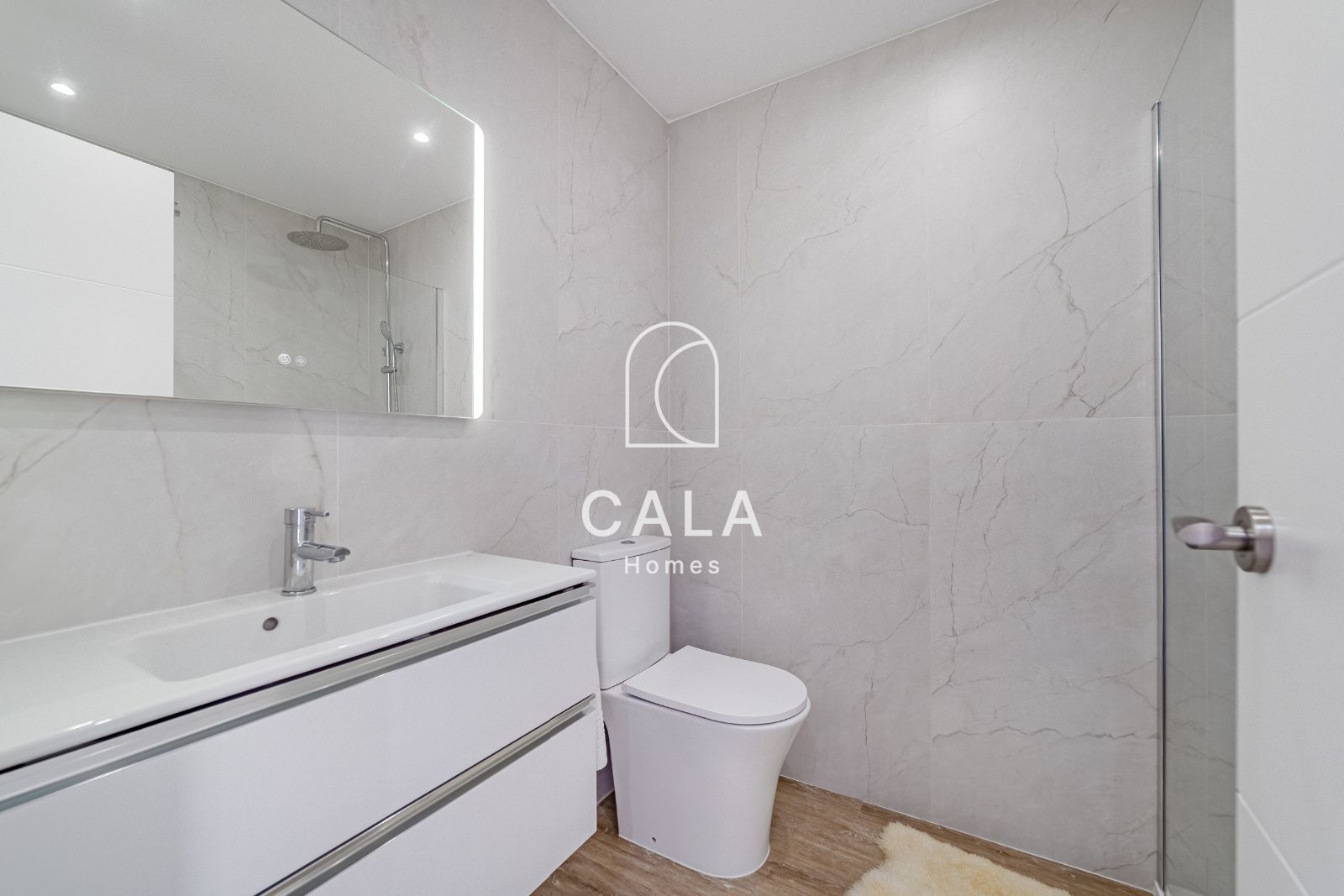 Apartamento reformado con vistas al mar y jardín en Costa Adeje