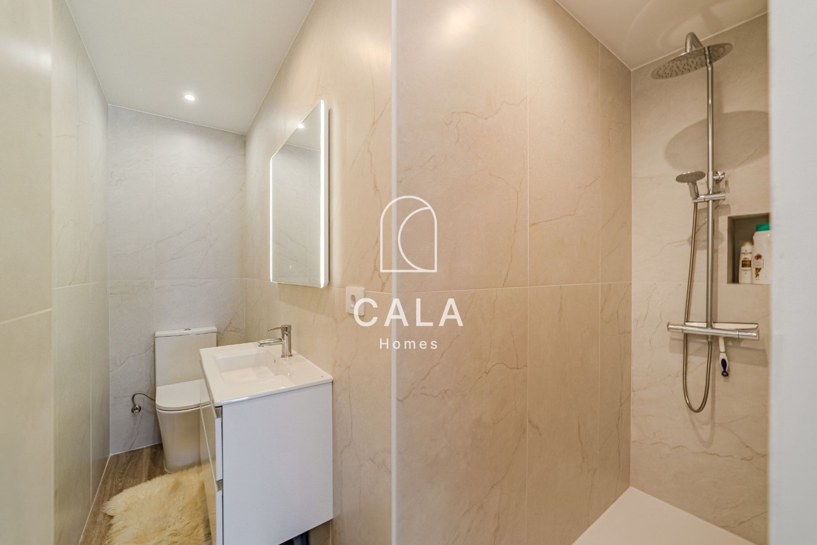 Apartamento reformado con vistas al mar y jardín en Costa Adeje