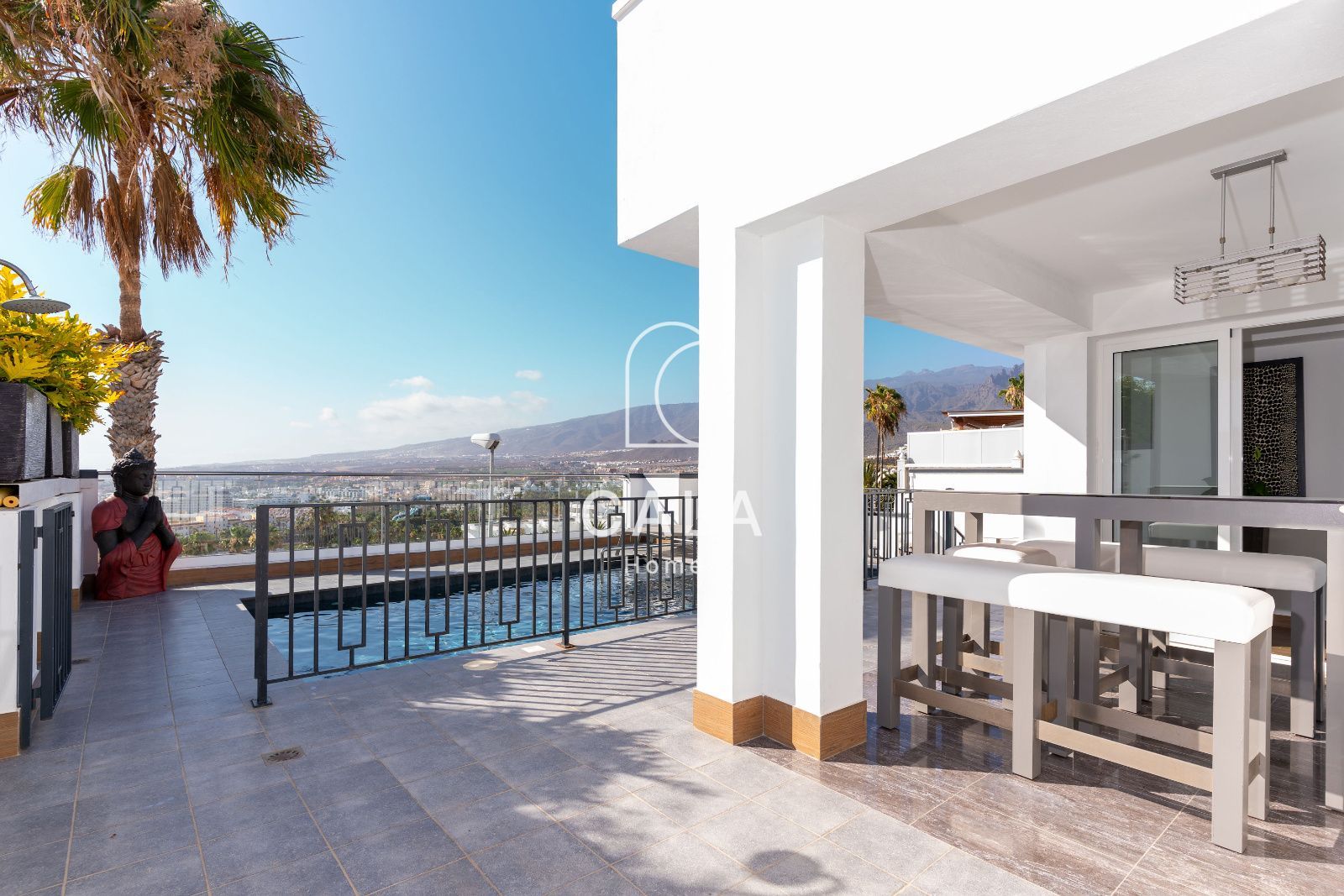 Luxury Villa with Stunning Sea Views in the Heart of San Eugenio Alto