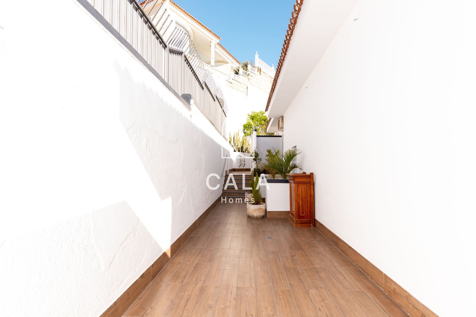 Luxury Villa with Stunning Sea Views in the Heart of San Eugenio Alto