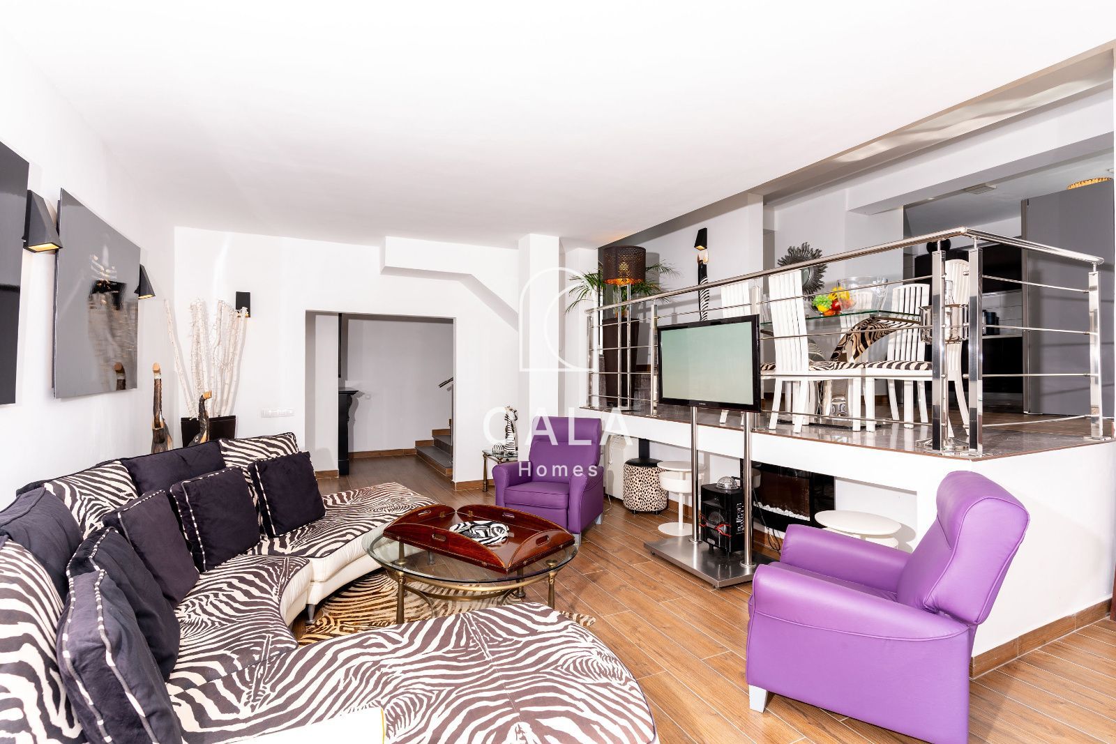 Luxury Villa with Stunning Sea Views in the Heart of San Eugenio Alto