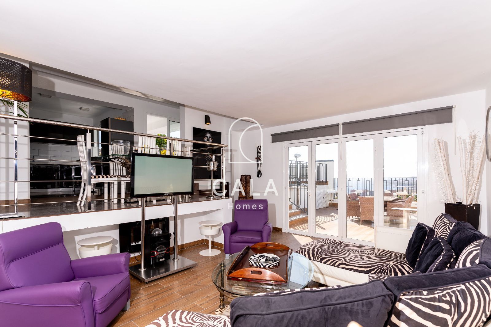 Luxury Villa with Stunning Sea Views in the Heart of San Eugenio Alto