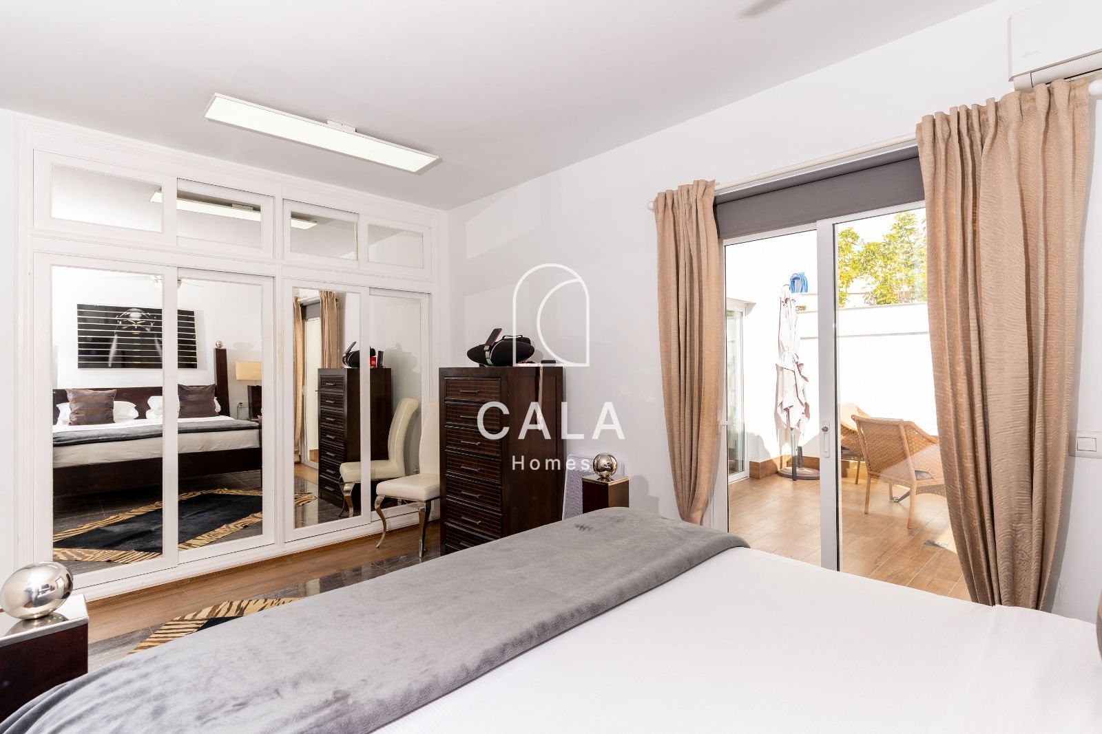 Luxury Villa with Stunning Sea Views in the Heart of San Eugenio Alto