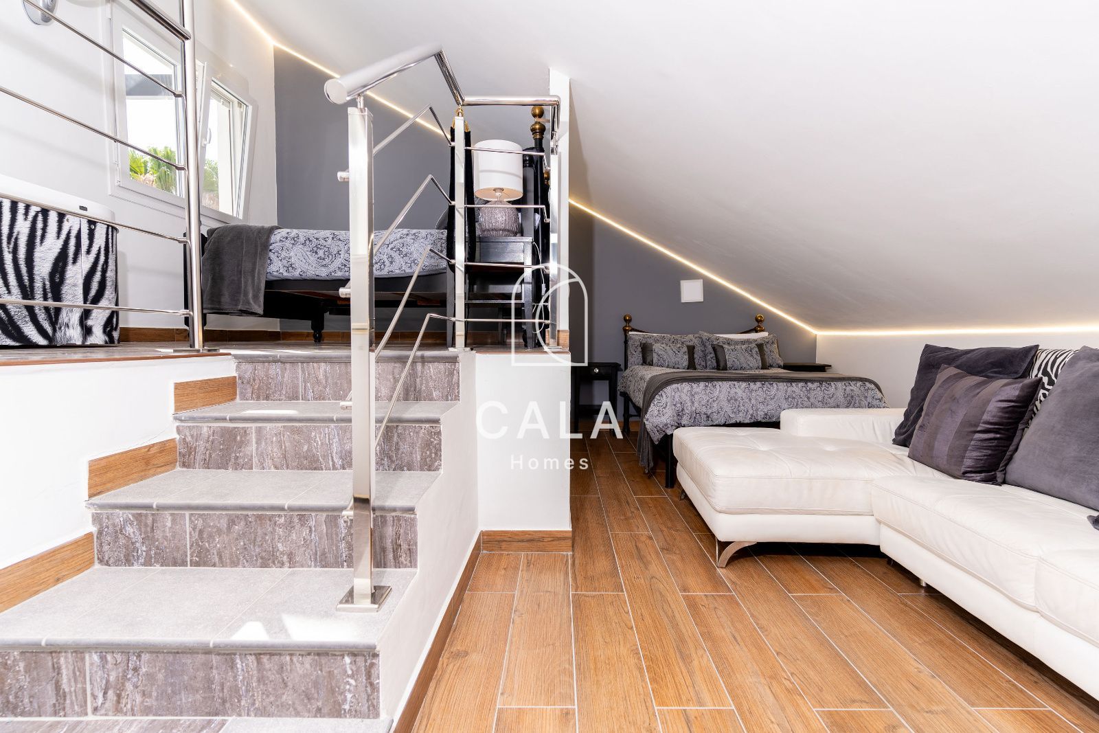 Luxury Villa with Stunning Sea Views in the Heart of San Eugenio Alto