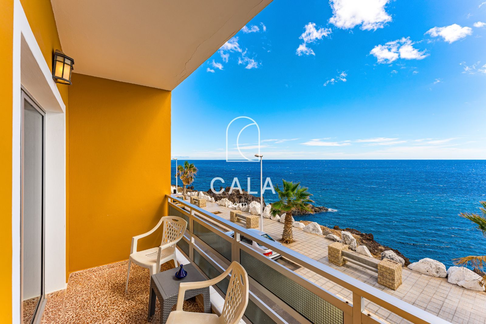 Apartamento en Primera Línea de Mar - Los Abrigos