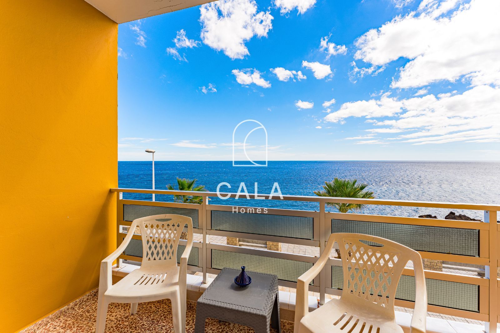 Apartamento en Primera Línea de Mar - Los Abrigos