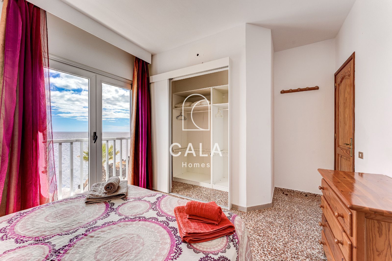 Apartamento en Primera Línea de Mar - Los Abrigos
