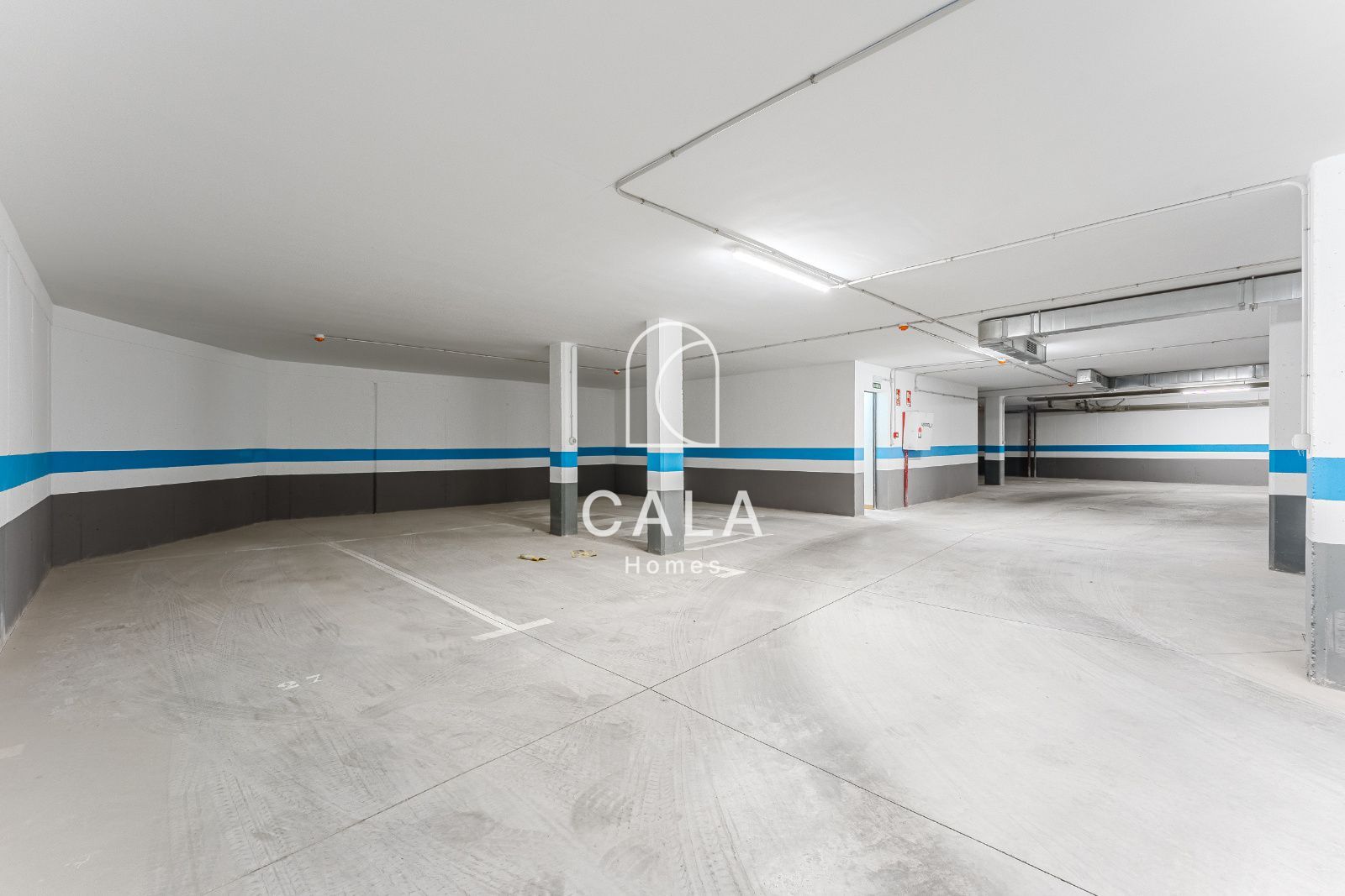 ¡Estrena hogar! Piso moderno de 2 habitaciones y 2 baños, totalmente reformado.
