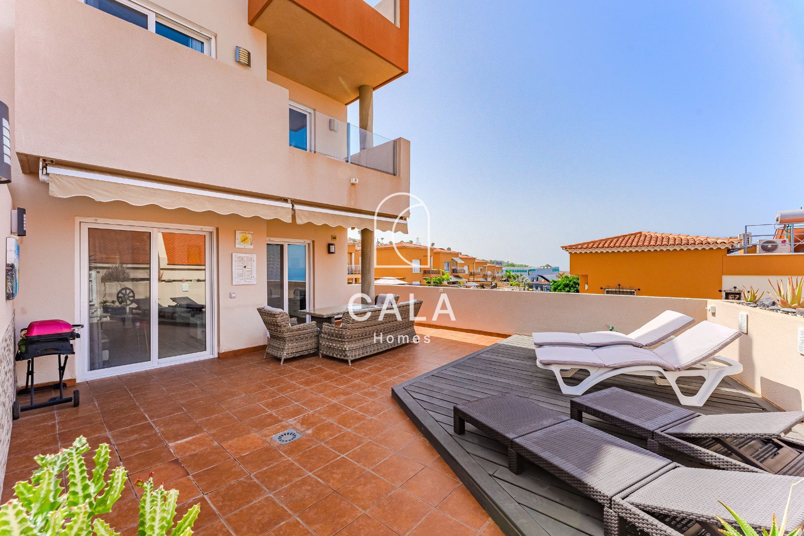Beautiful Townhouse with Sea Views in Puerto de Santiago