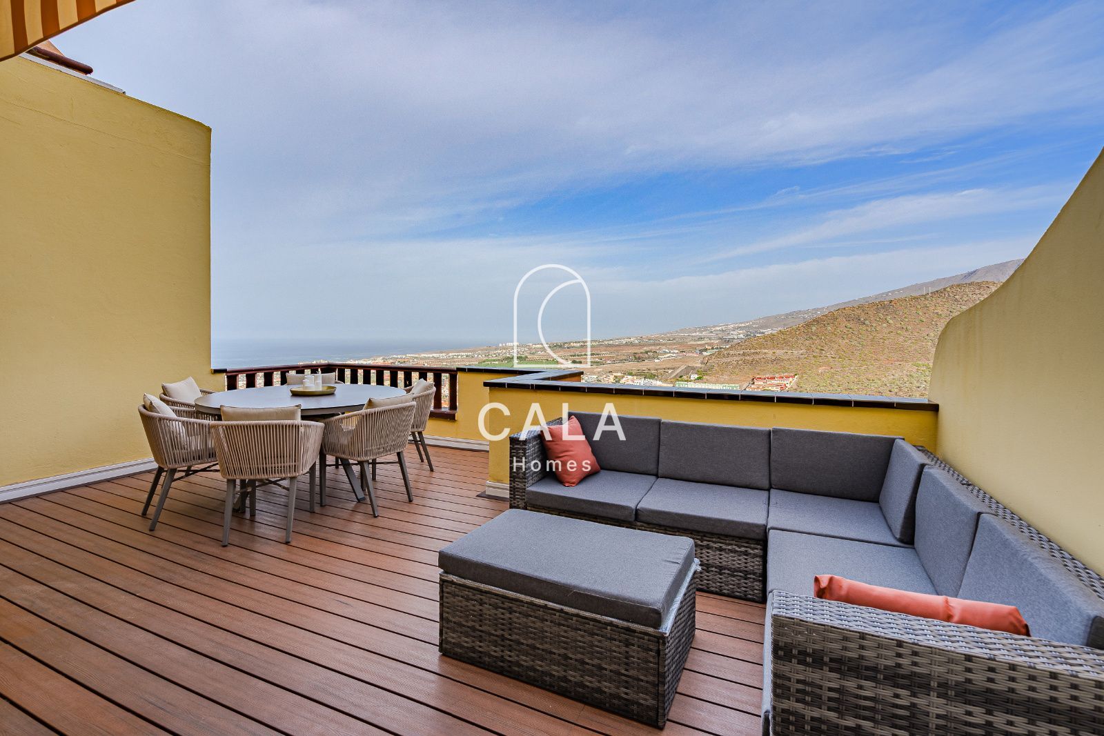Luxurious Corner Duplex in Tenerife