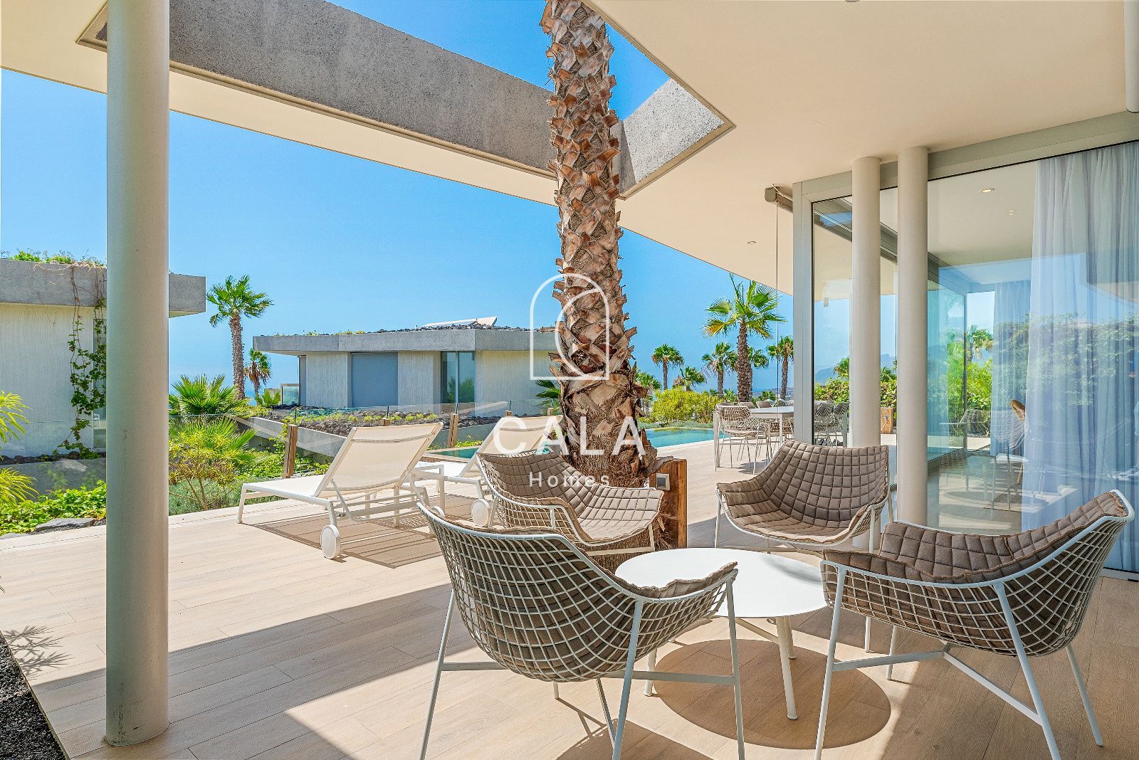 Lujosa villa de tres dormitorios con piscina privada y vistas al golf y al mar en el prestigioso Abama Resort