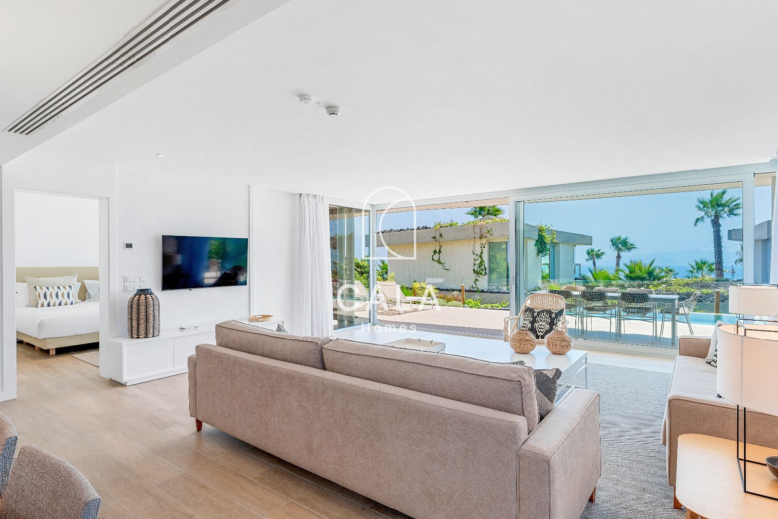 Lujosa villa de tres dormitorios con piscina privada y vistas al golf y al mar en el prestigioso Abama Resort