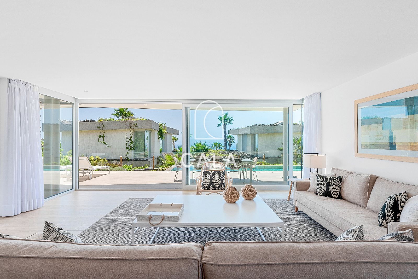 Lujosa villa de tres dormitorios con piscina privada y vistas al golf y al mar en el prestigioso Abama Resort
