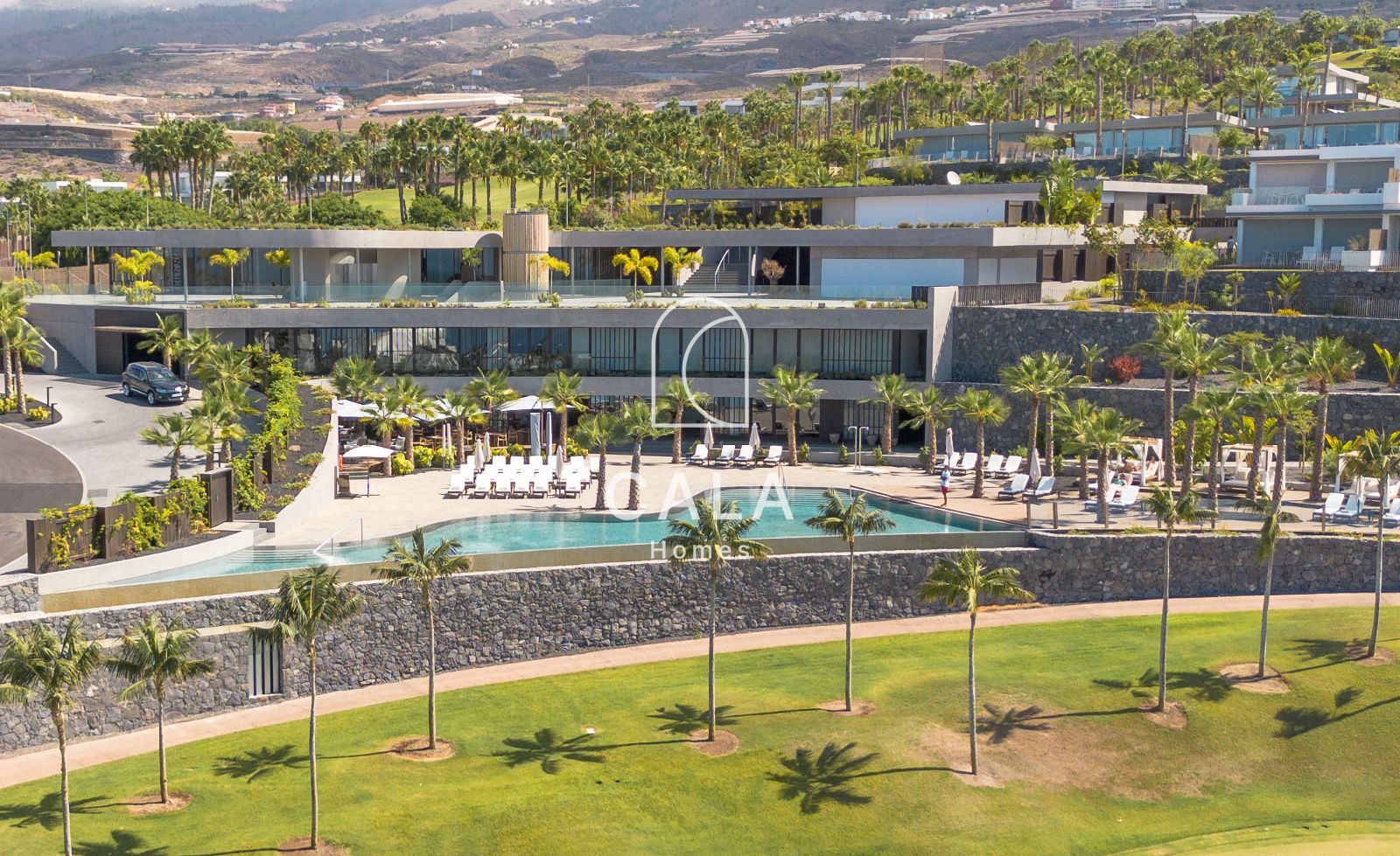 Lujosa villa de tres dormitorios con piscina privada y vistas al golf y al mar en el prestigioso Abama Resort
