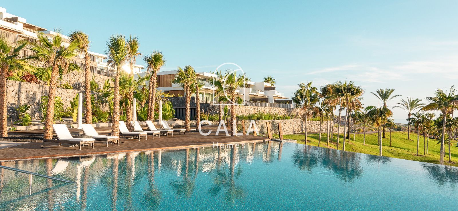 Lujosa villa de tres dormitorios con piscina privada y vistas al golf y al mar en el prestigioso Abama Resort