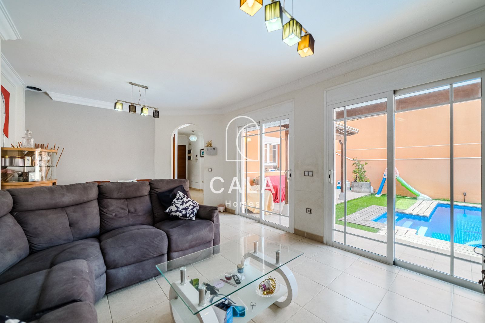 CHALET INDEPENDIENTE 5 HABITACIONES 5 BAÑOS, PISCINA PRIVADA EN LOS CRISTIANOS