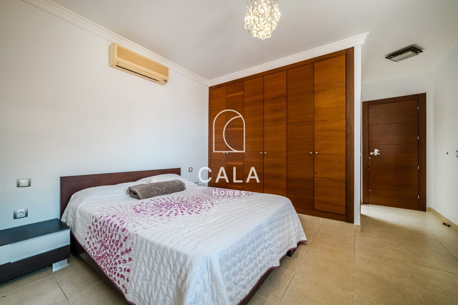 CHALET INDEPENDIENTE 5 HABITACIONES 5 BAÑOS, PISCINA PRIVADA EN LOS CRISTIANOS