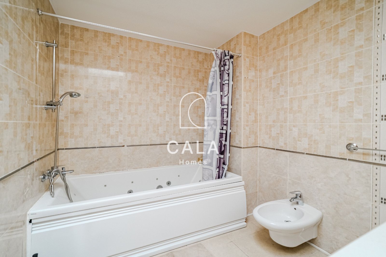CHALET INDEPENDIENTE 5 HABITACIONES 5 BAÑOS, PISCINA PRIVADA EN LOS CRISTIANOS