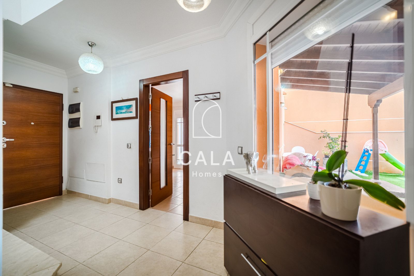 CHALET INDEPENDIENTE 5 HABITACIONES 5 BAÑOS, PISCINA PRIVADA EN LOS CRISTIANOS