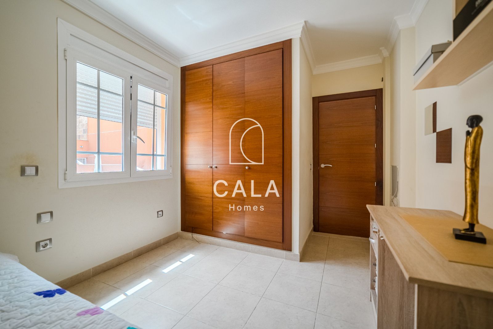 CHALET INDEPENDIENTE 5 HABITACIONES 5 BAÑOS, PISCINA PRIVADA EN LOS CRISTIANOS
